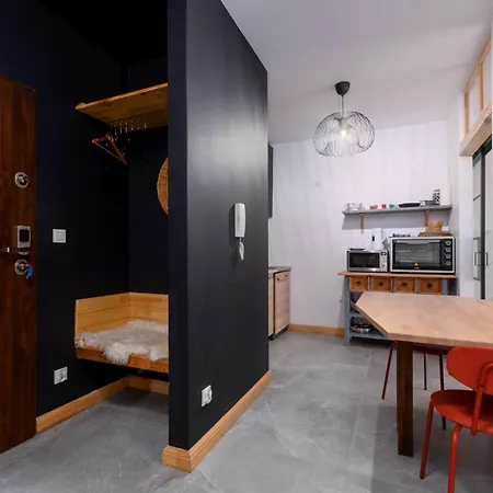 Апартаменты Paryski Zakatek Cosy By Bookinghost